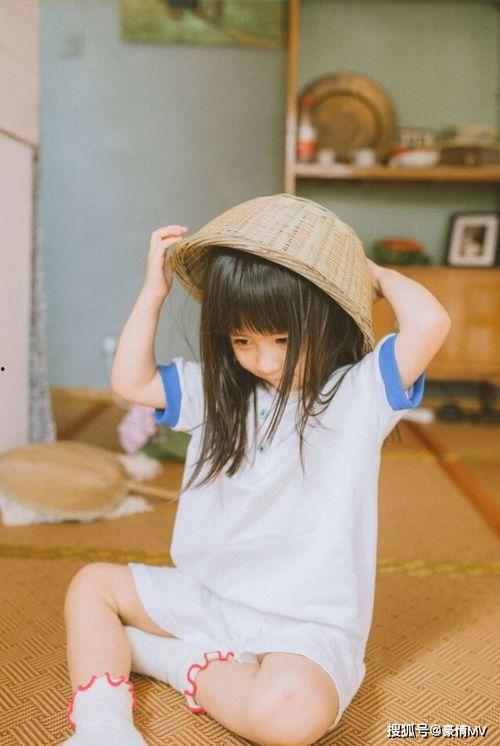 小女孩最新皮肤爆料图,揭秘小女孩最新皮肤惊艳亮相